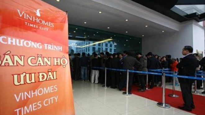 Với giá từ gần 3 tỷ đến hơn 4 tỷ đồng/căn, Times City hiện là một trong số ít dự án tại Hà Nội đáp ứng được gần như “trọn gói” nhu cầu cư dân: từ bệnh viện, trường học liên cấp, trung tâm thương mại, khu vui chơi giải trí, cảnh quan cây xanh, mặt nước, an