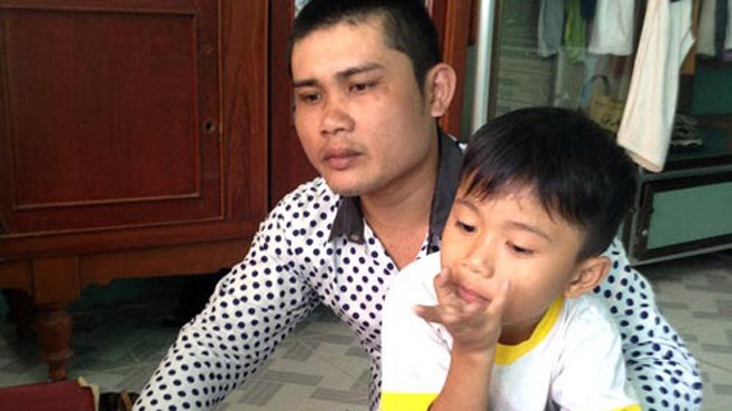 Phách cho biết khi được thả về nhà mới hay tin có 2 cô gái đầu thú giết xe ôm. Ảnh: Quốc Thắng