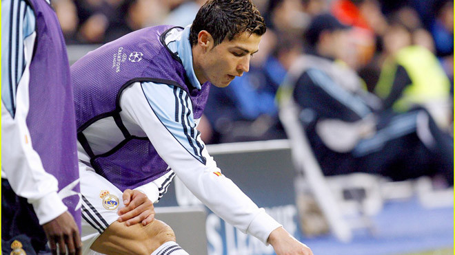 Tình trạng chấn thương của Ronaldo gây nhiều tranh cãi