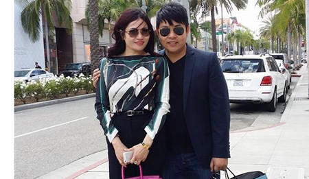 Quang Lê đi sắm đồ hiệu cùng nữ đại gia Hà Tĩnh