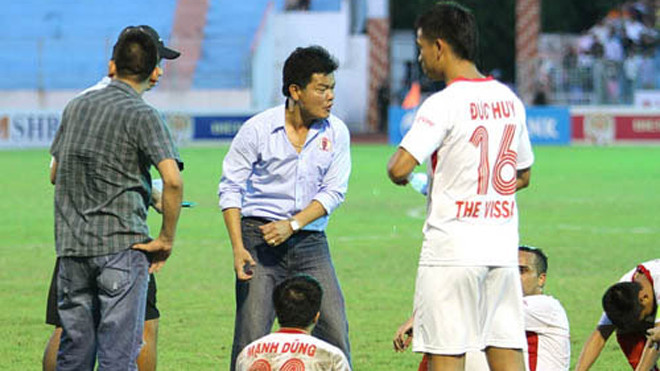 HLV Nguyễn Văn Sỹ và các học trò