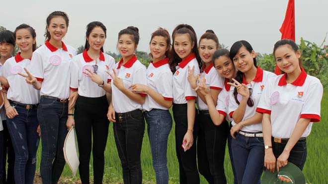 Người đẹp Hạ Long tham gia bảo vệ môi trường