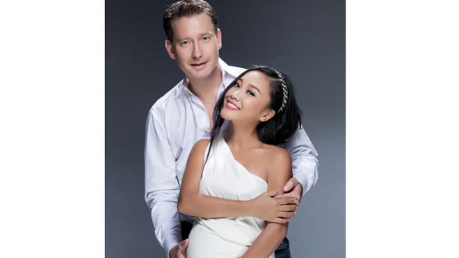 Đoan Trang được chồng chăm sóc chu đáo. 