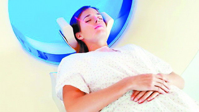 Các tình nguyện viên đang trong quá trình thí nghiệm.