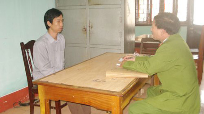 Đối tượng Trần Văn Ninh tại cơ quan điều tra. Ảnh: Công an Thanh Hóa