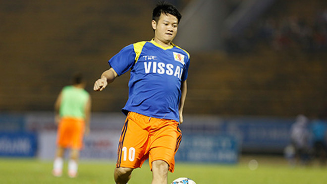 Văn Quyến nhập viện vì ngộ độc thức ăn