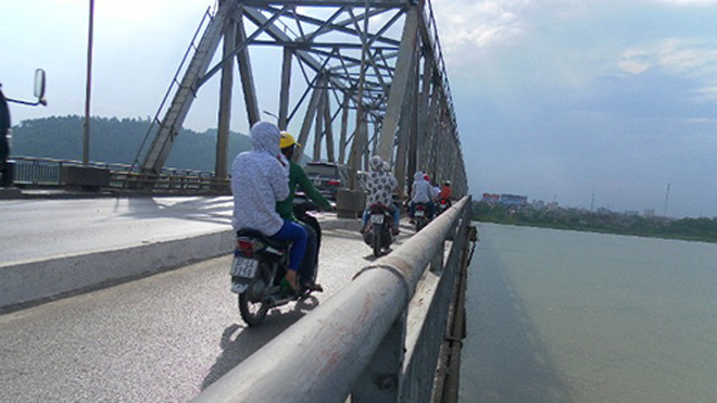 Cầu Bến Thủy nơi xảy ra sự việc