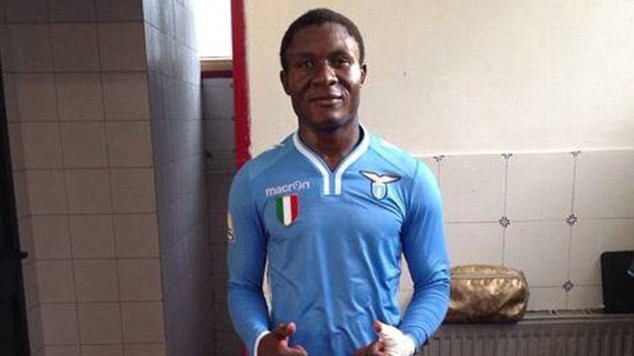 Khuôn mặt già hơn vài chục tuổi của tài năng trẻ Joseph Minala. Ảnh: Daily Mail 