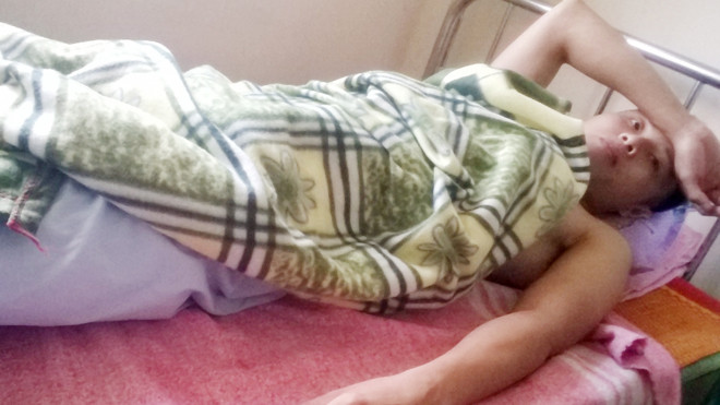 Xe chở đoàn văn công nổ lốp, 5 người bị thương