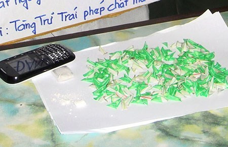 Ma túy được các “trùm” chia nhỏ bán cho các con nghiện. 