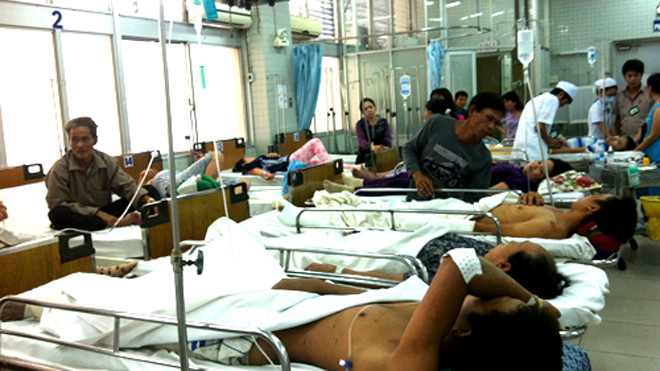 Khoa Cấp cứu Bệnh viện Chợ Rẫy luôn đông bệnh nhân trong mấy ngày nghỉ lễ. Ảnh: Thiên Chương.