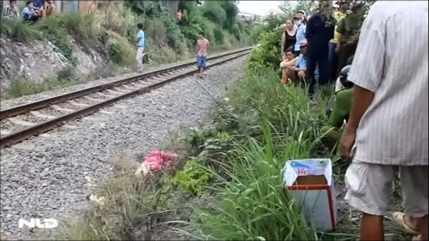 Phát hiện thi thể cụ bà 70 tuổi cạnh đường ray