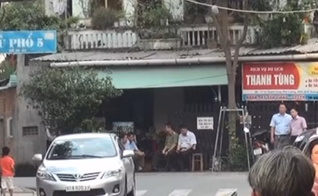 Công an phong tỏa, khám xét ngôi nhà nghi liên quan vụ nổ Cục thuế Bình Dương