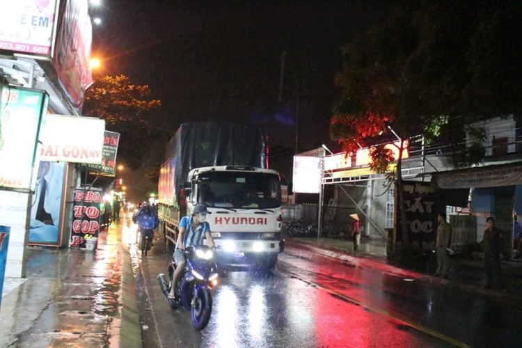 Hai vụ tai nạn giao thông liên tiếp trong đêm, 5 người thương vong