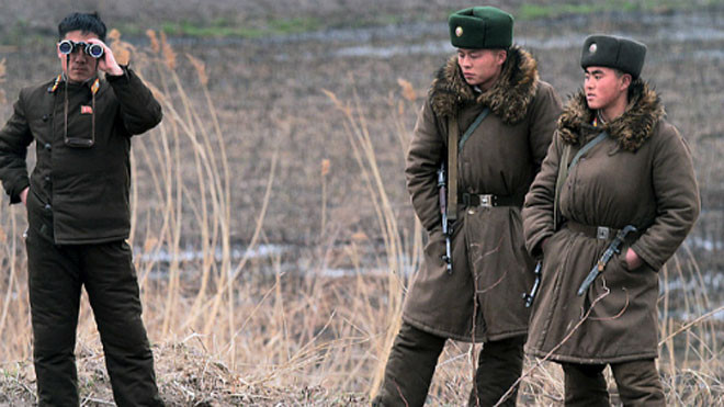 Lính Triều Tiên tại gần biên giới với Hàn Quốc. Ảnh: Reuters