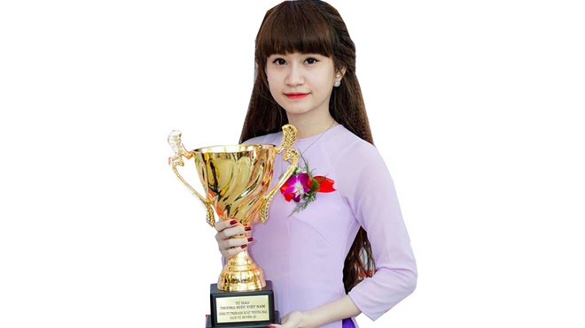 Võ Thị Ngọc Huyền nhận danh hiệu “Thương hiệu Việt Nam uy tín, chất lượng” - Ảnh: N.H