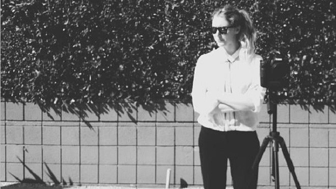 Matilda quá chán nản với việc đứng trước tủ quần áo hàng giờ trước khi đi làm.