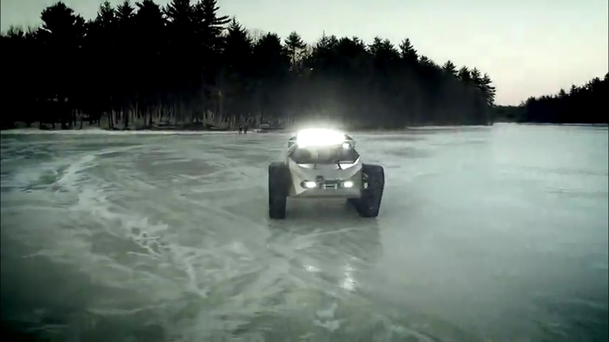 Xem xe tăng thế hệ mới, lướt như bay trên hồ băng