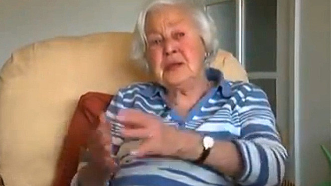 Cụ Clothier bức xúc sau khi từ viện trở về nhà (Ảnh: BBC)