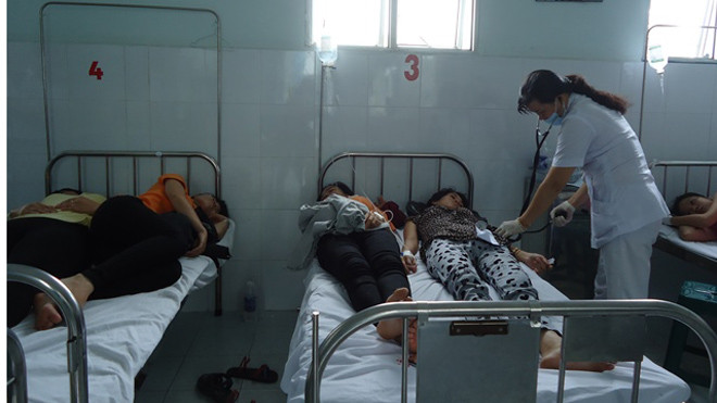 Ăn rau cải thiu, hơn 300 công nhân nhập viện?