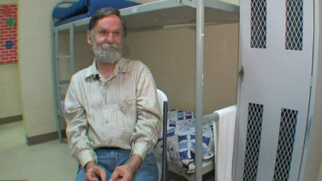 Cuộc đời người đàn ông vô gia cư đã thay đổi khi bỗng dưng phát hiện tài khoản ngân hàng bị lãng quên.