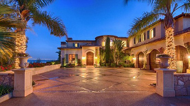 Đột nhập biệt thự giá 500 tỉ của Gerrard ở Mỹ