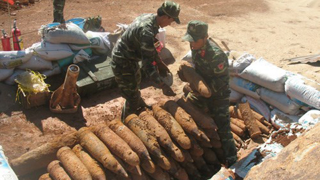 Những người gỡ bom mìn như... ăn cơm mỗi ngày