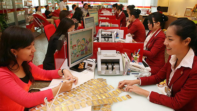 Tỷ giá lại tăng mạnh, vàng đi ngang