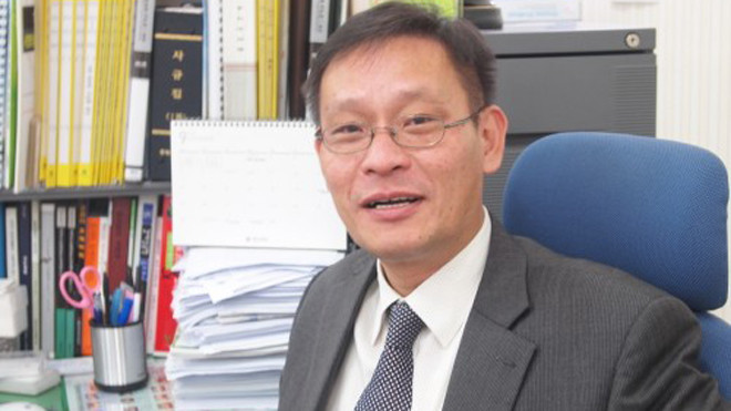 Thần đồng Kim Ung Yong hiện nay làm việc tại Hàn Quốc. Ảnh: Korea Herald.