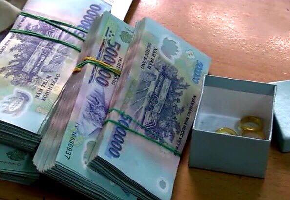 Nữ giúp việc trộm 277 triệu rồi tráo vàng giả cho chủ