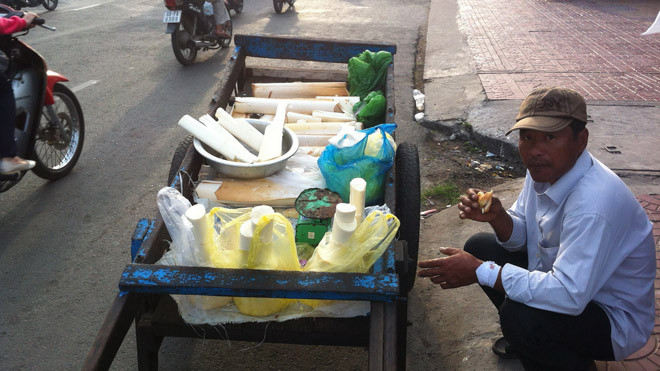 Bơ vơ kiếm tết trên đường phố