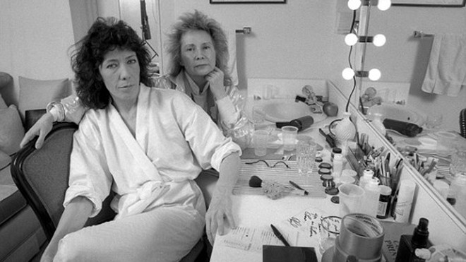 2 nữ diễn viên hài của Hollywood bất ngờ cưới nhau