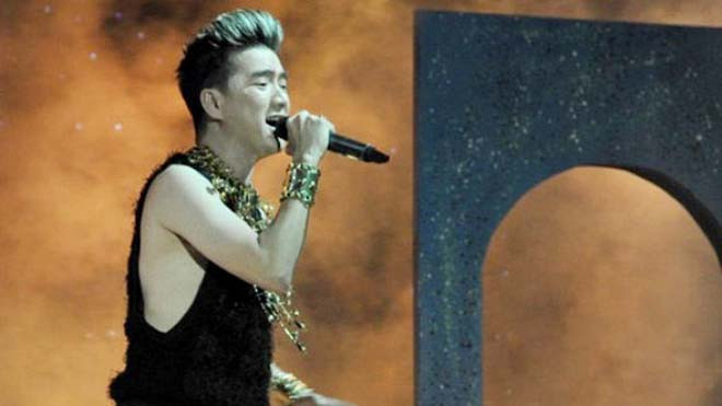 Sao nam Việt không ngại mặc đồ nữ tính