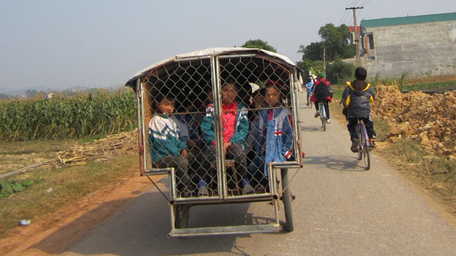 Cận cảnh xe tự chế 'thần chết' chở học sinh 