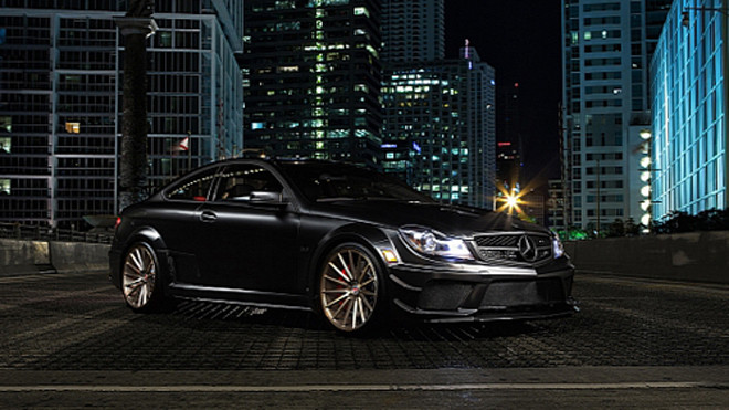 Mercedes C63 AMG phiên bản 'Người dơi'