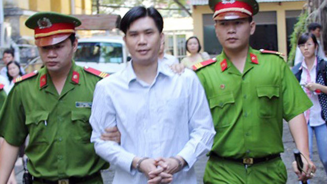 Tuyệt chiêu 'khoắng' tiền tỉ của chuyên viên ATM