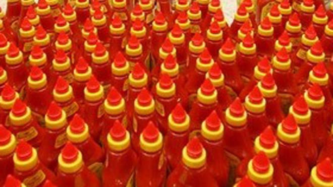 Một doanh nghiệp ở TP HCM thưởng Tết cho nhân viên bằng tương ớt.