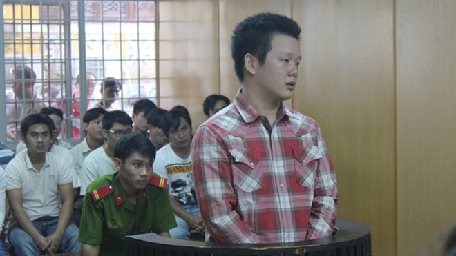 Nghe mẹ bị đánh, Tâm tìm hung khí đi gặp anh rể để "xử".