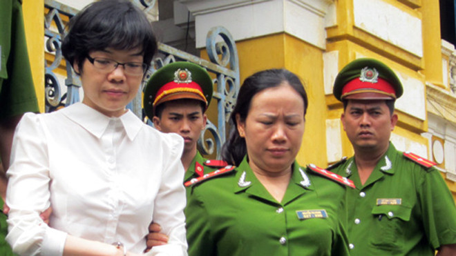 'Siêu lừa' Huyền Như 'biến' chị gái bán hột vịt lộn thành Phó GĐ