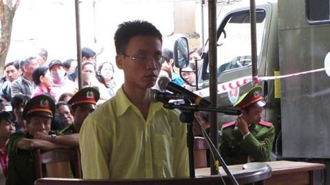 Bị cáo Tuấn tại phiên tòa xét xử sáng 11/1