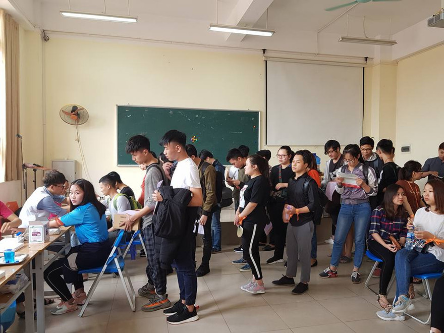 Đông đảo sinh viên Đại Nam hưởng ứng ngày hội hiến máu nhân đạo