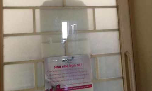 Căn phòng nạn nhân từng sinh sống nay đã khóa chặt.