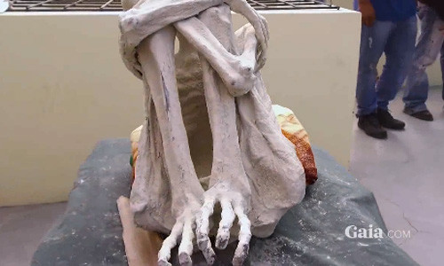 Xác ướp ba ngón nghi của người ngoài hành tinh ở Peru