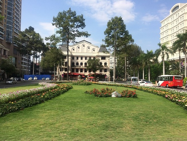 Công viên xanh thay thế cho bãi giữ xe trước đây.