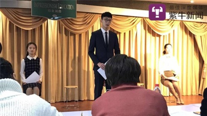 Nam sinh Trung Quốc quyết thi vào trường nữ để tìm bạn gái