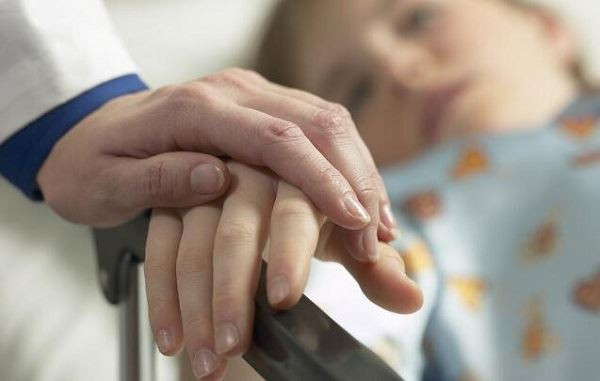 Đa số bệnh nhân ung thư trải qua cảm giác tuyệt vọng trong quá trình điều trị (ảnh minh họa).