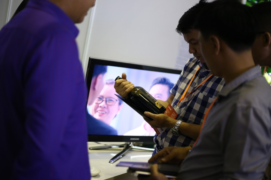 Nước mắm Hoàng Gia được đầu tư bao bì cao cấp và sang trọng