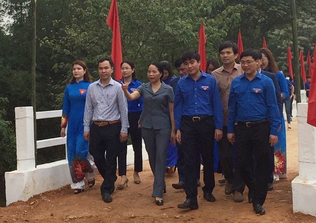 Khánh thành cầu mới giúp hàng trăm trẻ đến trường mùa mưa lũ