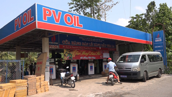 Cửa hàng bán lẻ xăng dầu Tha La - Ảnh: Kim Hà.