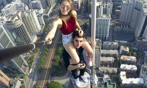 Bạn biết gì về trào lưu rooftopping nguy hiểm mới đến Việt Nam?